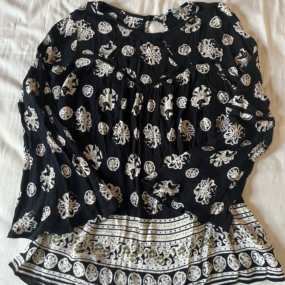 Navy and white flowy blouse with long sleeves